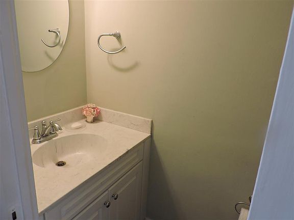 5th image of 625 N Halifax Ave APT 1