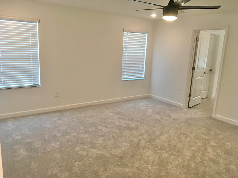 12226 SW Roma Cir — Photo 16
