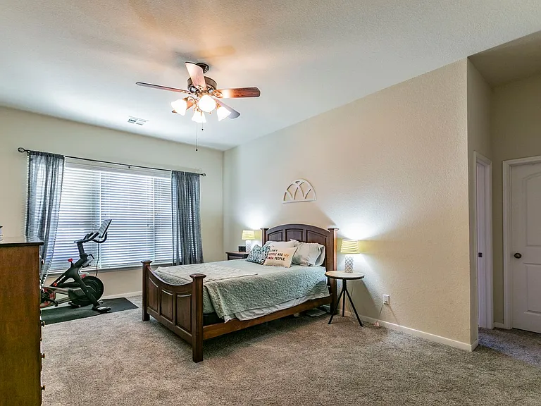 5317 Lancaster Dr — Photo 8