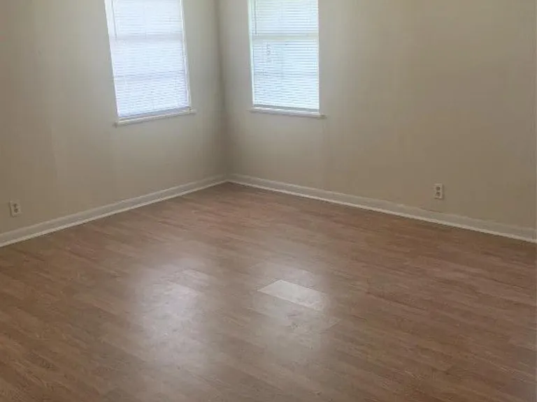 3232 W Maple St — Photo 7