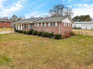 5563 Pine St, Lula, GA 30554