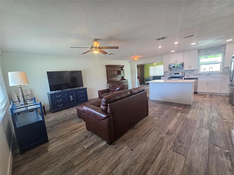 1435 Santa Clara Dr — Photo 6