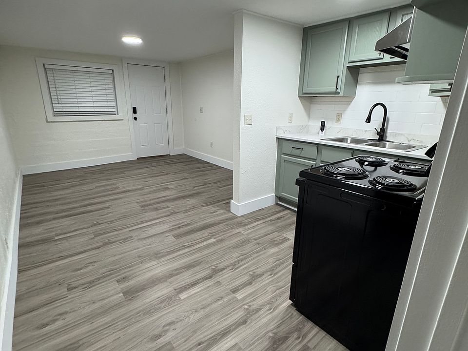 Kitchen / Living Room