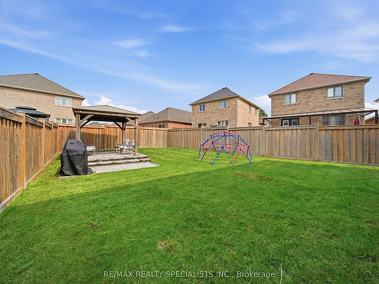 120 Milby Cres — Photo 29