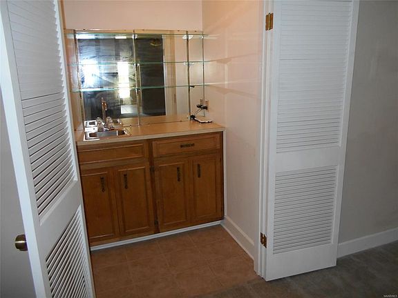 5th image of 535 Seminole Dr