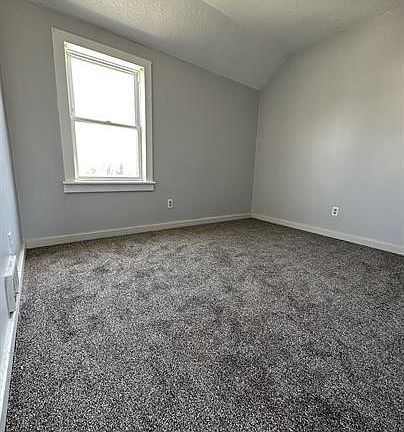 3rd image of 400 W 21st St #2