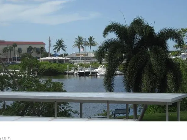 309 Goodlette Frank Rd S, Naples, FL 34102