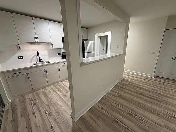 2nd image of 521 Wimbleton Dr #2A