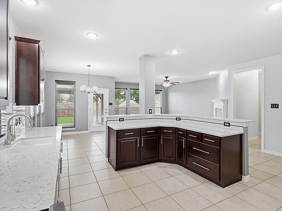 3rd image of 217 Cox Dr