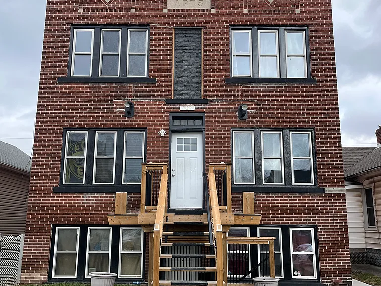 738 Windsor Ave #3 — Photo 1