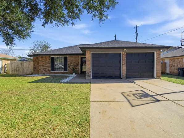 1423 Berry Dr, Cleburne, TX 76033