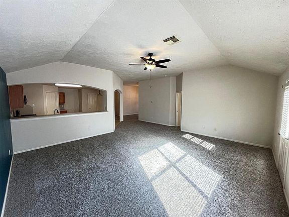 4th image of 29022 Fox Fountain Ln