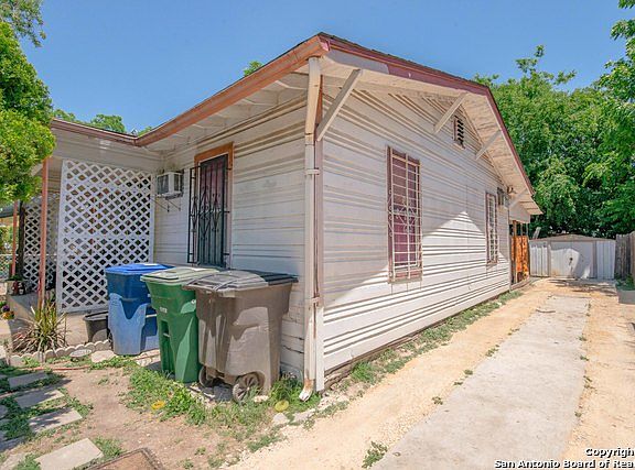 4th image of 523 Torreon St
