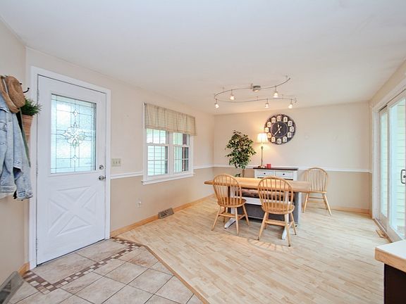 3rd image of 9 Stony Hill Rd