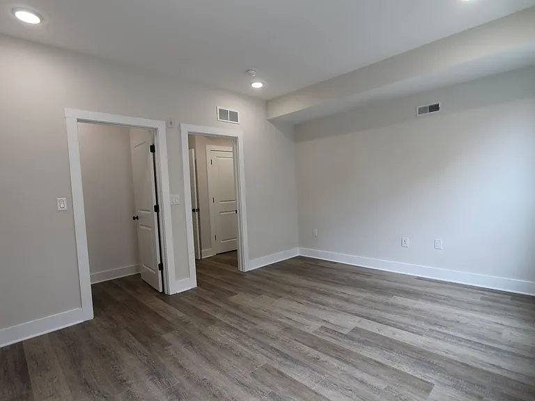 East Main Manayunk Apartments — Photo 54