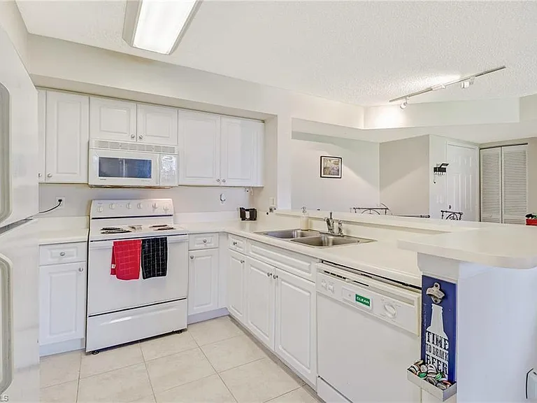 1265 Wildwood Lakes Blvd #106 — Photo 5