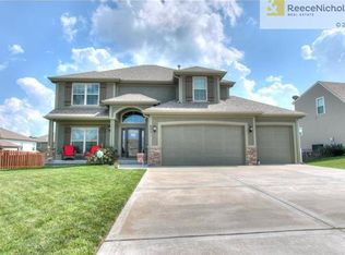 8931 N Essex Dr, Kansas City, MO 64156