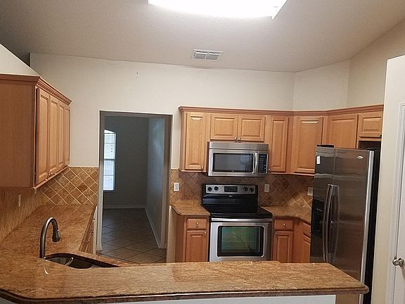 3rd image of 541 NW Haven Street