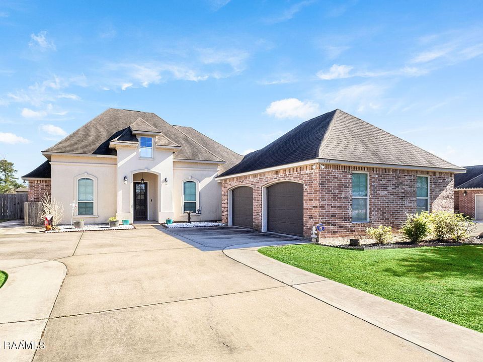 1st image of 127 Terrace Oak Ln