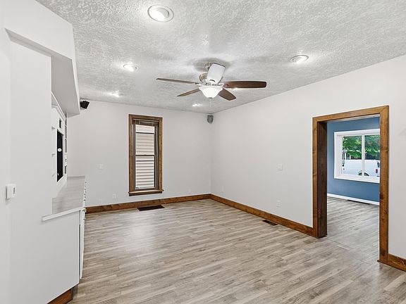 5th image of 625 Riverside Ave
