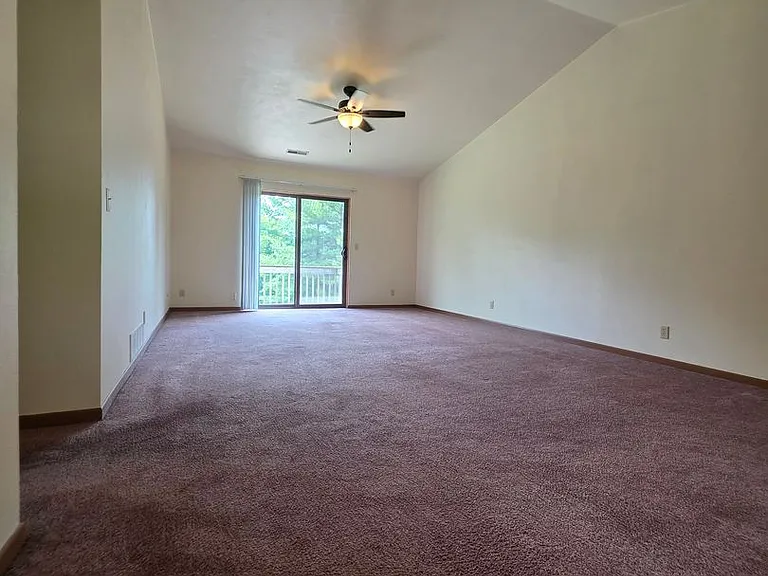6315 Garrett Ln — Photo 14