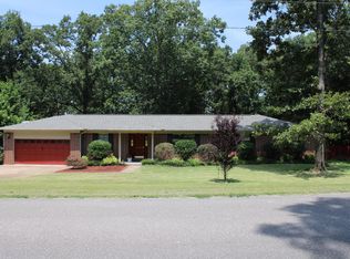 3215 Shade Tree Dr, Batesville, AR 72501