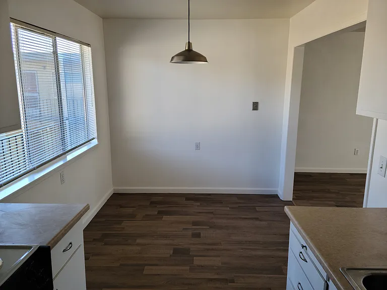 1820 Santa Clara Ave #403 — Photo 5