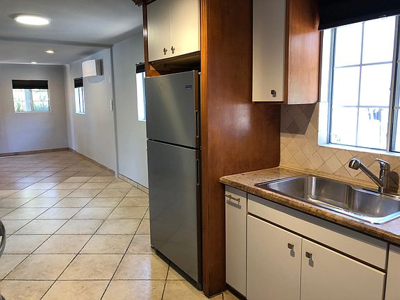 4th image of 4831 W 99th St