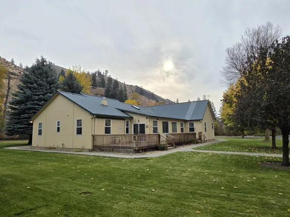 10784 410th Ave, Naches, WA 98937
