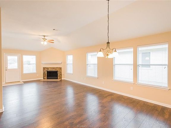 2nd image of 15118 Faircrest Dr