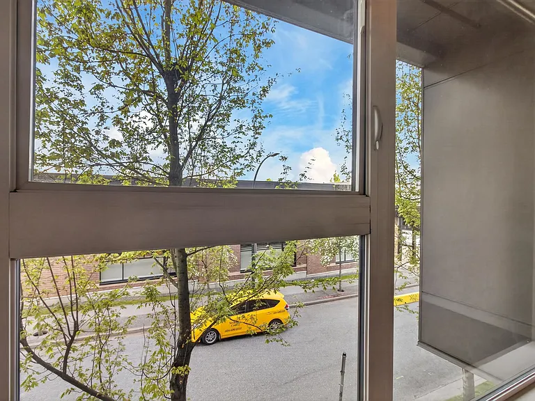 1588 Hastings St E #211 — Photo 6