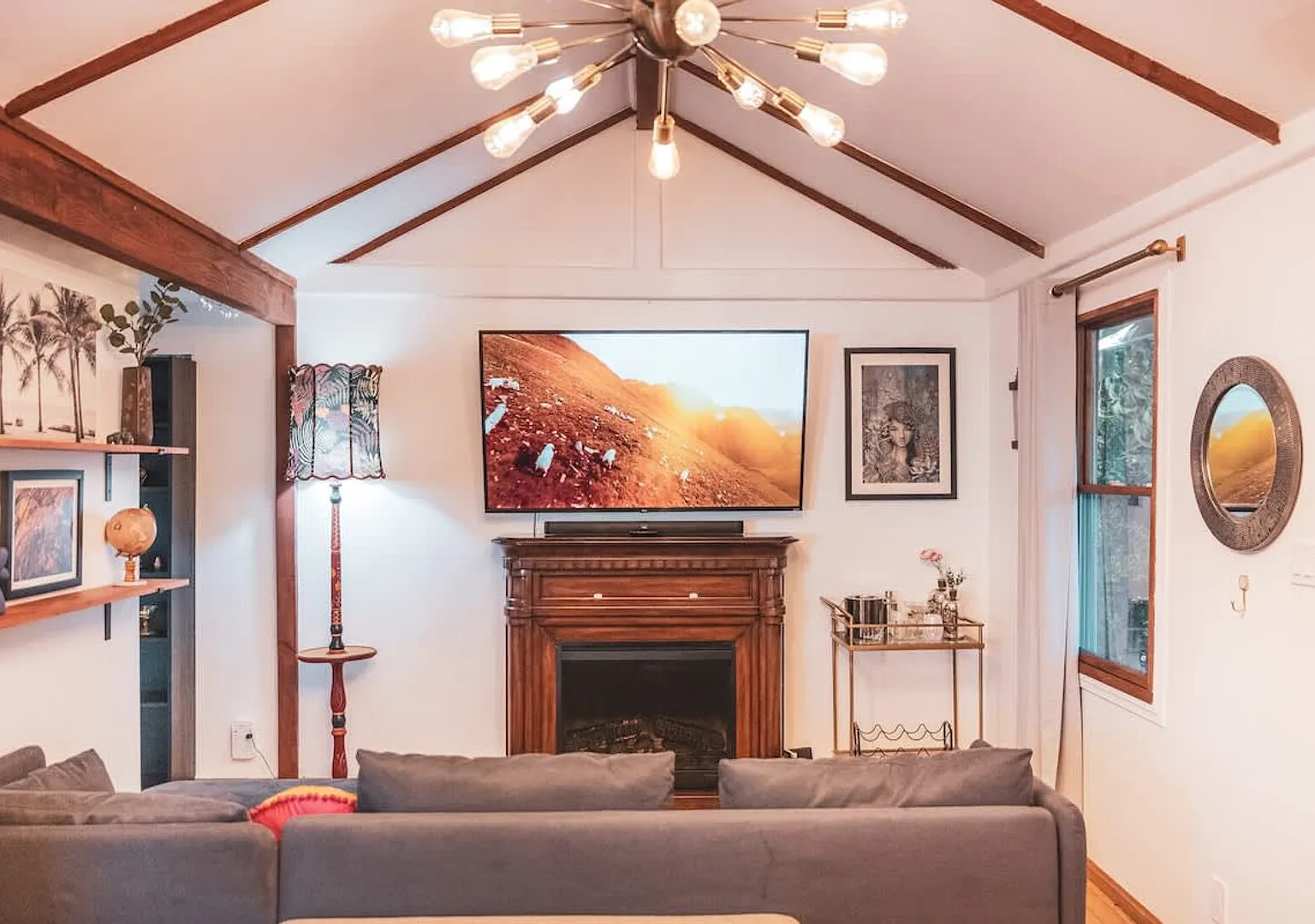 Charming Silver Lake Home w/ Backyard & Fire Pit — Photo 2