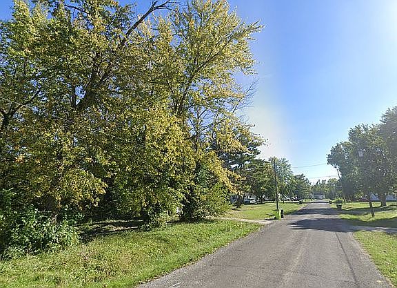 3rd image of 866 Doolin Ave