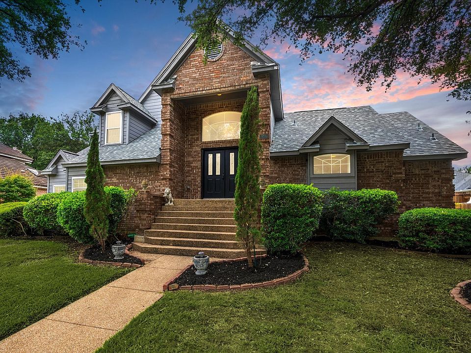 1st image of 3233 Oakdale Dr