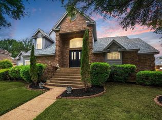 3233 Oakdale Dr, Hurst, TX 76054