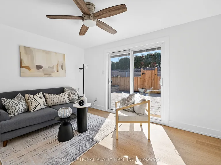 26 Dellbrook Cres — Photo 23