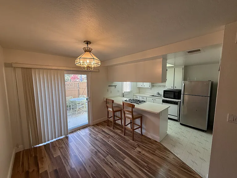 1899 Pomar Way — Photo 2