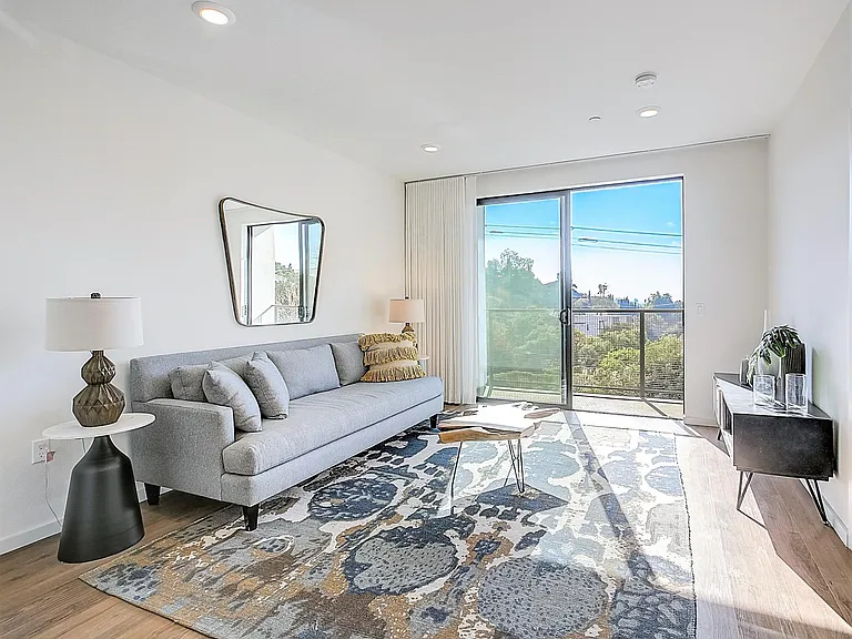 1901 Echo Park Ave #403 — Photo 7