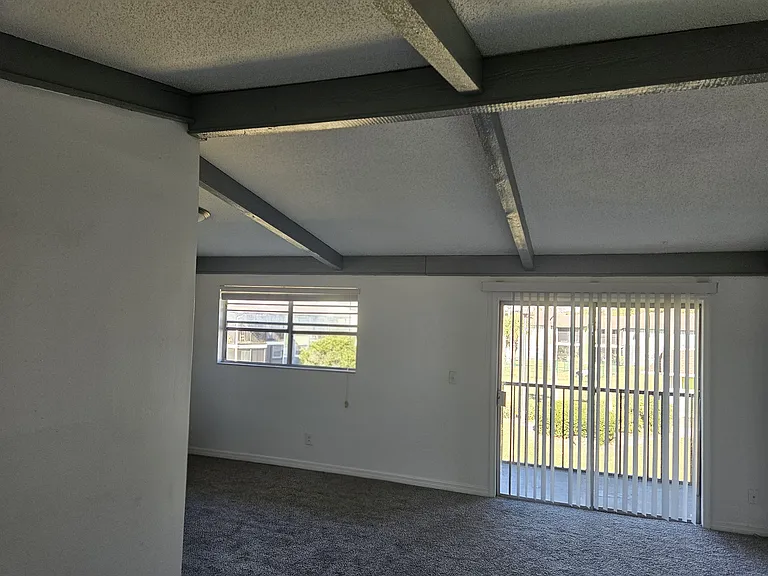 Sunbay Apartments — Photo 10
