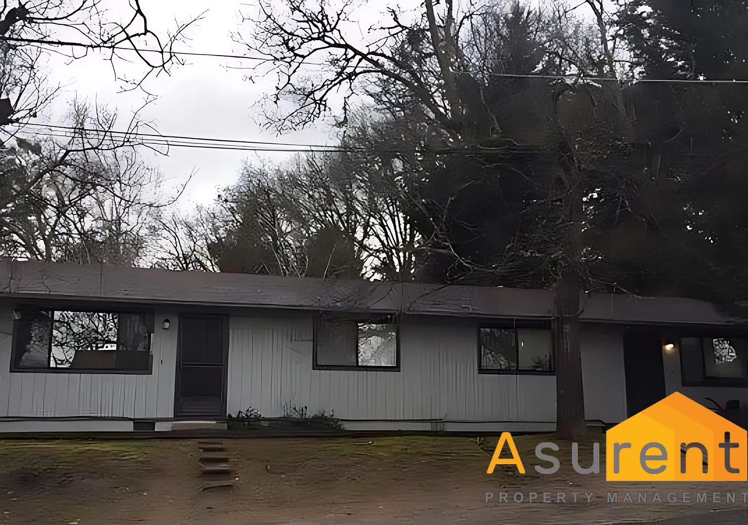 Fully Remodeled Duplex Available Soon! — Photo 2