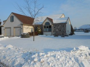 5591 Stoney Creek Dr, Bay City, MI