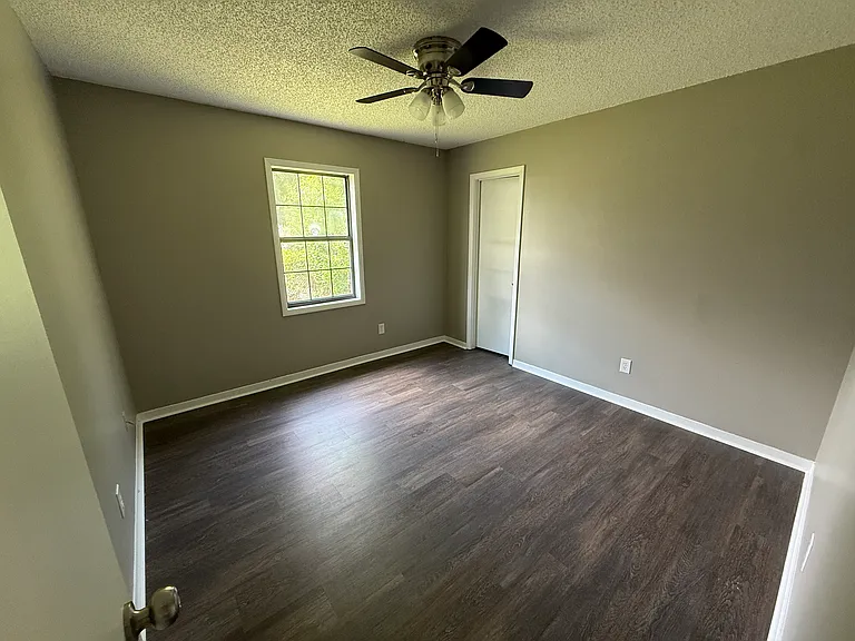 2906 Tyndall Dr — Photo 10