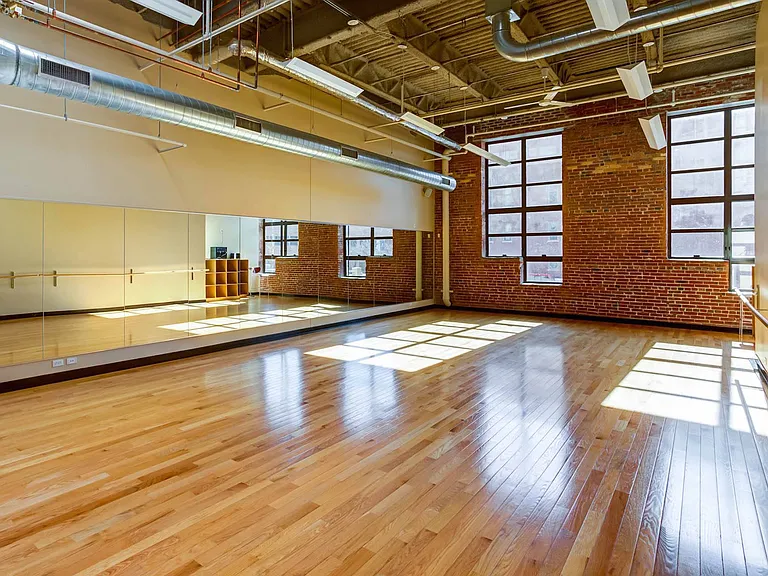 Metropolitan Artist Lofts — Photo 10