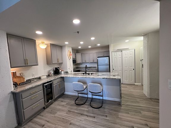 5th image of 270 E Highland Ave APT 432