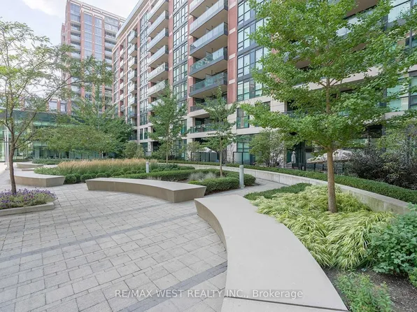 525 Wilson Ave, Toronto, ON