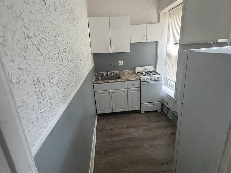 254 S 16th St #2D — Photo 3