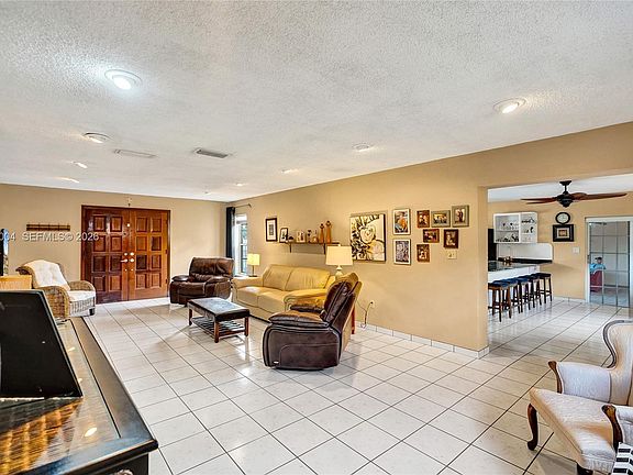 4th image of 6501 SW 30th St