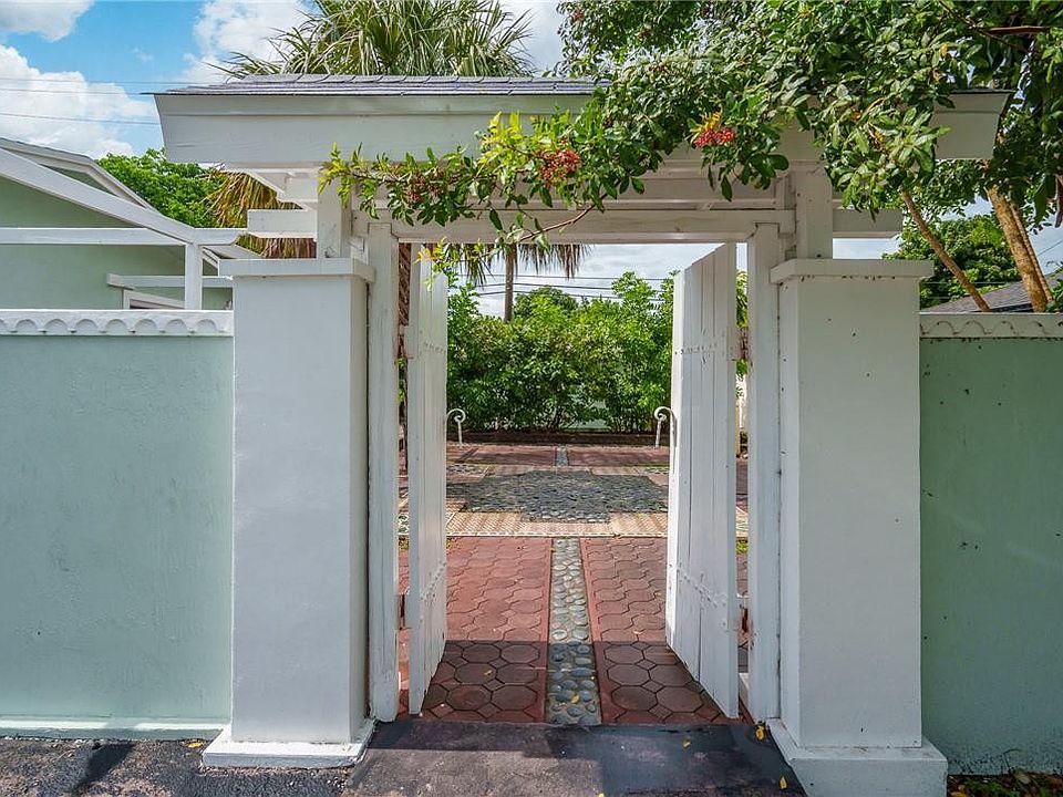 1st image of 3321 SW 16th Court