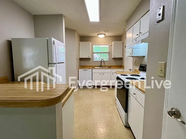 108 Viola Ct — Photo 1