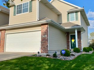 6901 Naples Dr, Lincoln, NE 68526